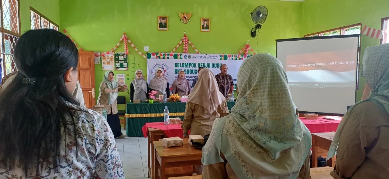Implementasi pembelajaran mendalam